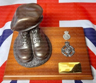 Army Cadet Force (ACF) (RACD) Presentation Boot & Beret Figure Mahogany Base